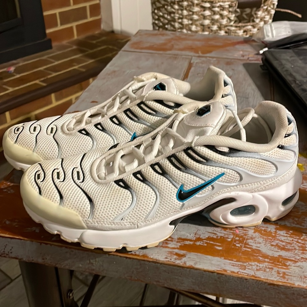 Like NEW Nike Air Max plus